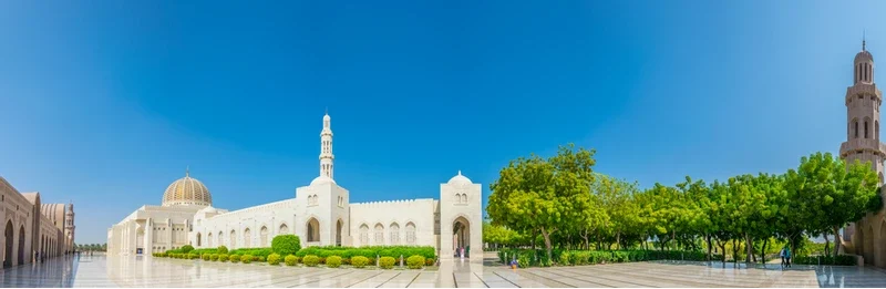 sultan-qaboos-grand-mosque-muscat-